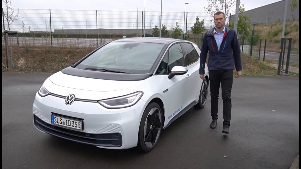 VW ID 3 2021 Test Innenraum Sound Head Up Display: 2m Mann im Elektromobil. Volkswagen Elektro.