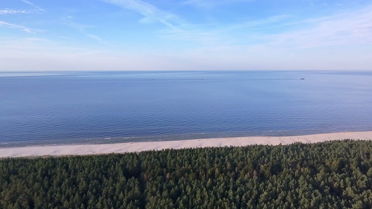 Karwińskie Błoto &ndash; ukryty zakątek nad Bałtykiem | Polska z lotu drona