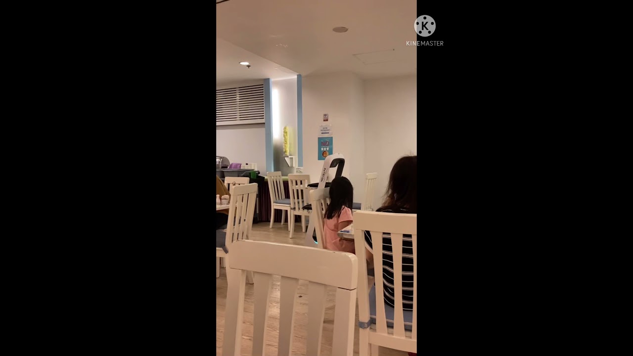 This is Amazing! Robot serve food in restaurant @silverminehotelhk