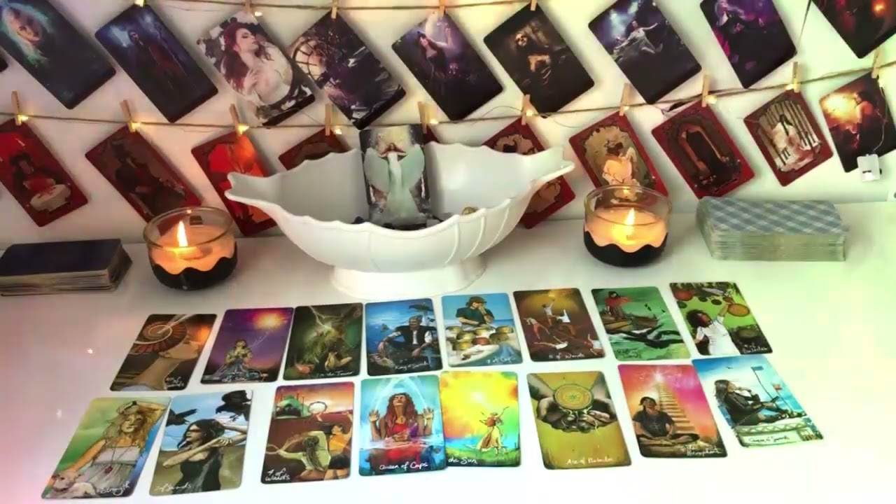 AQUARIUS WHO IS THIS PERSON OBSESSIVELY WATCHING YOU 😲 AQUARIUS   LOVE TAROT READING
