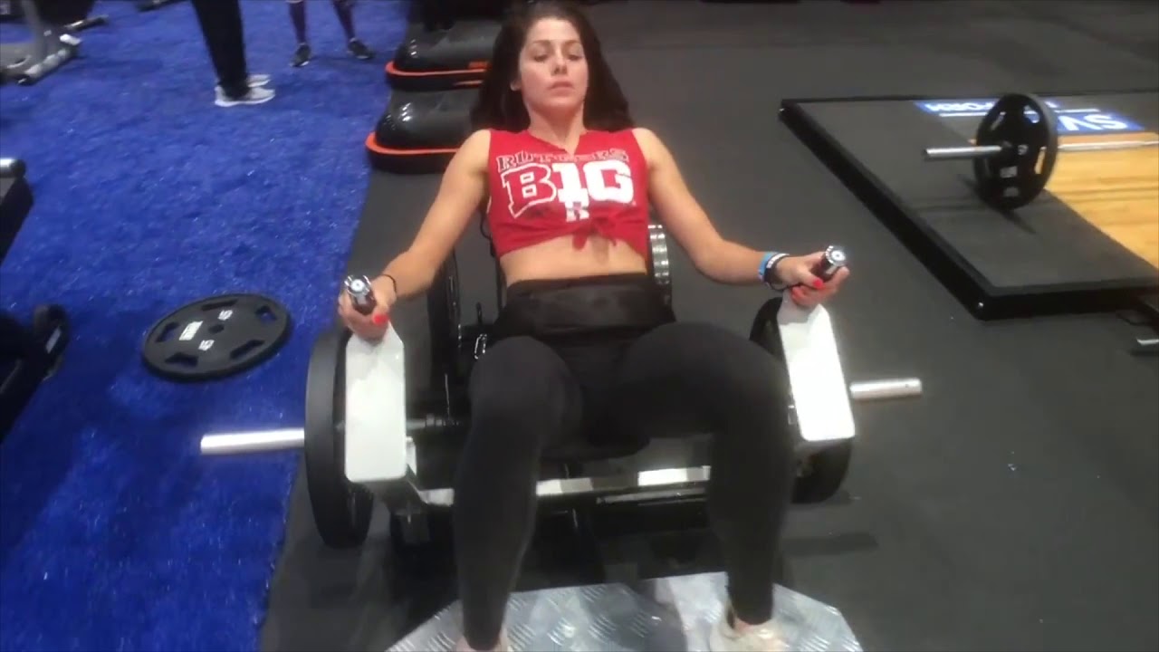 Nautilus Glute Drive
