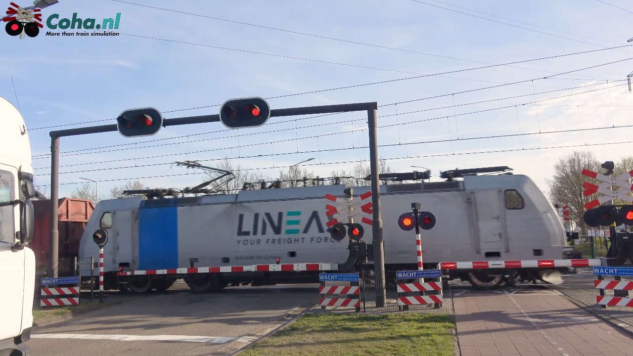 Spoorwegovergang Blerick 😍4K😍 // Dutch railroad crossing