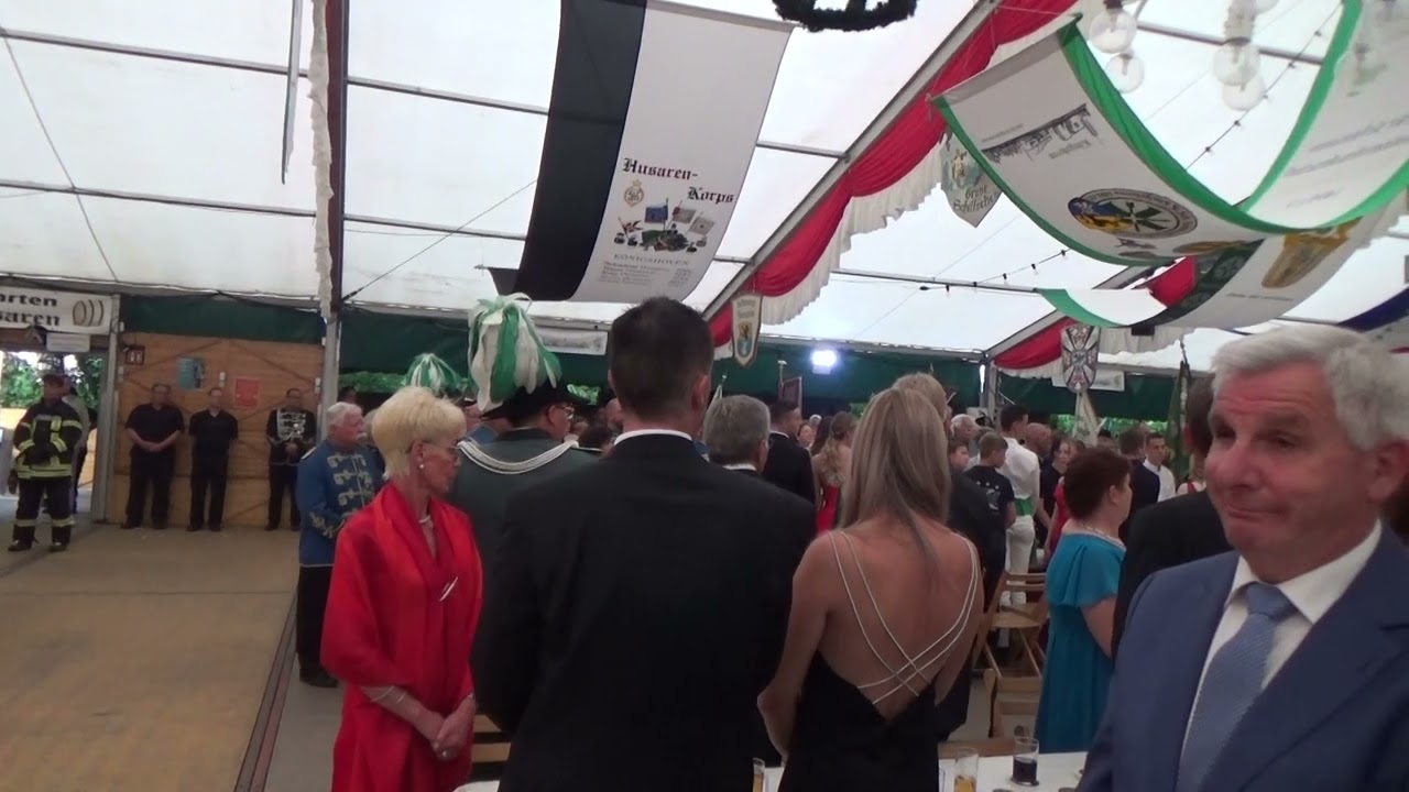 Brauchtumsfest Brauchtum & Tradition NRW - Bedburg Königshoven 2023  Der Zapfenstreich  im Zelt 2023