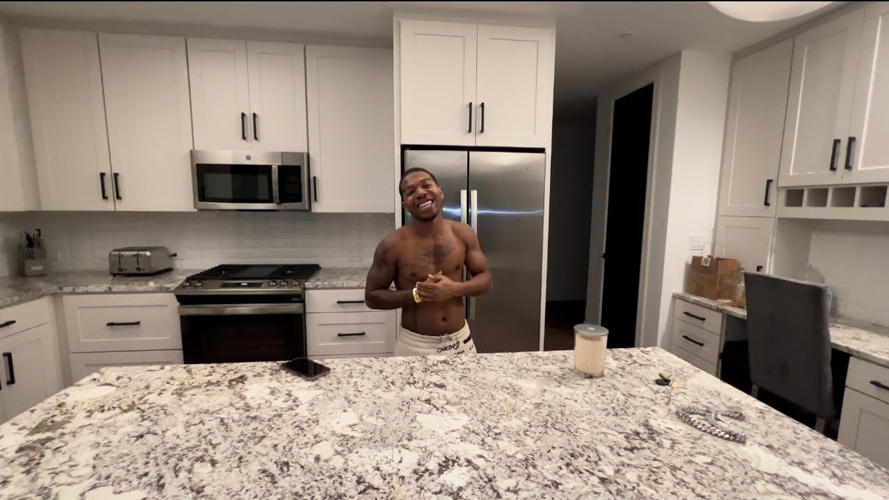 I Caught Deshae Doing This In The Kitchen!! **SMH**