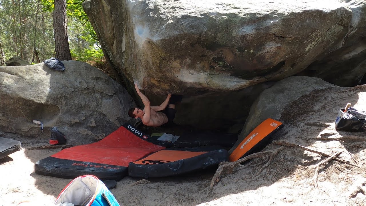 7B+(7B) // Symbiose (droite) (95.2, Fontainebleau)