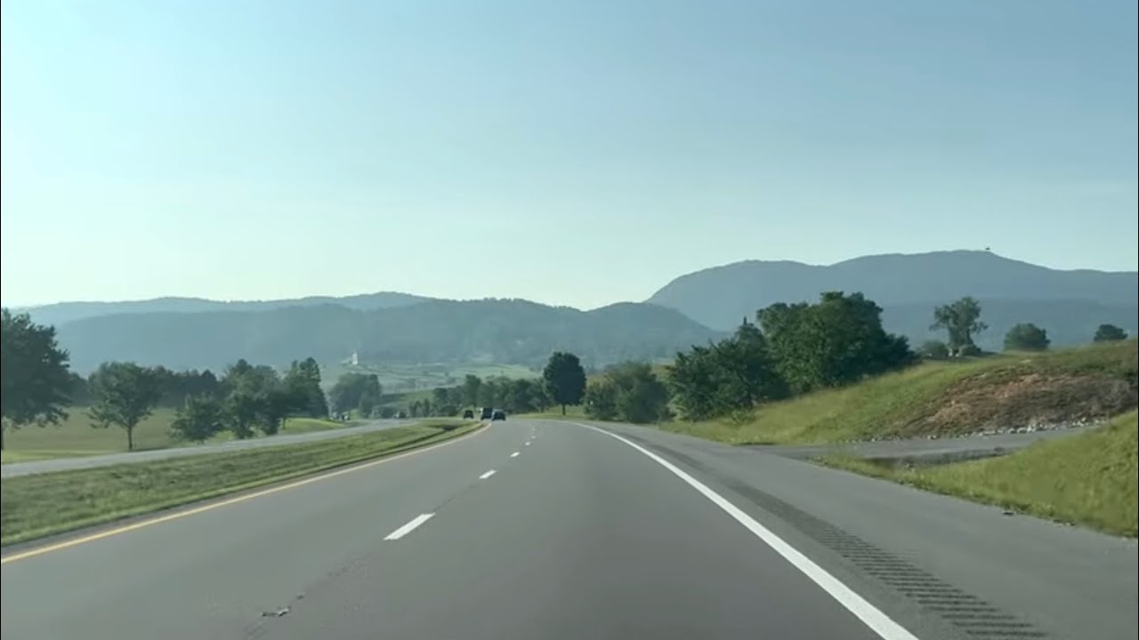 Tazewell, Tennessee - Appalachian Countryside X Mountains 2023