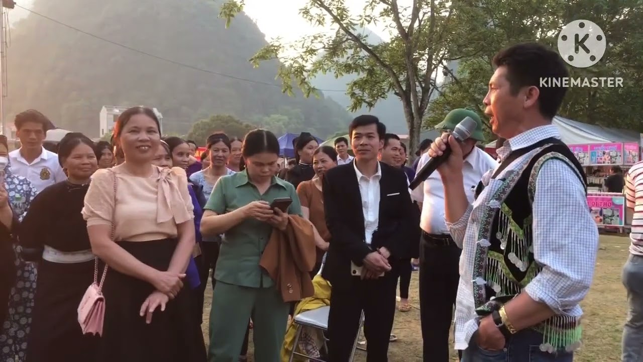 Màn đối đáp hay chưa từng thấy tại lễ hội thanh minh mọi người cùng xem nhé .