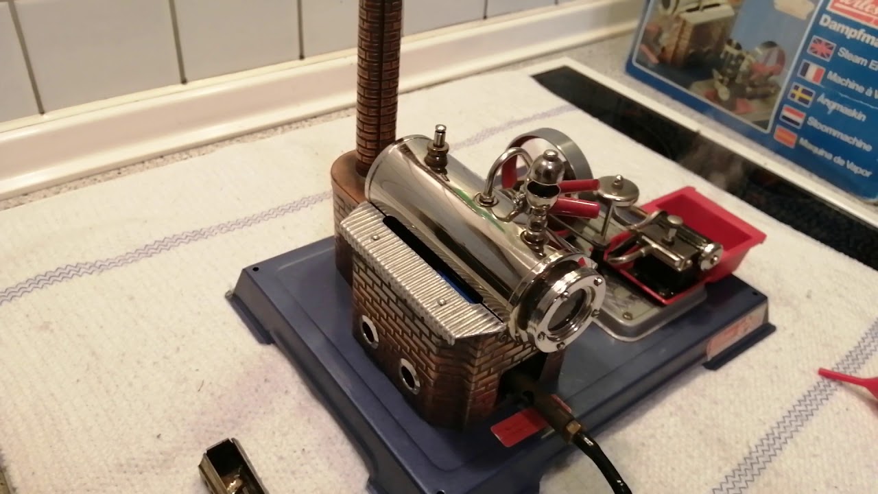 Umgebaute Dampfmaschine Wilesco D10