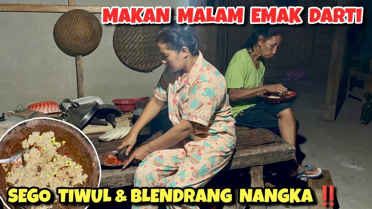 Emak Darti makan malam nasi tiwul & lalapan kacang bersama keluarga