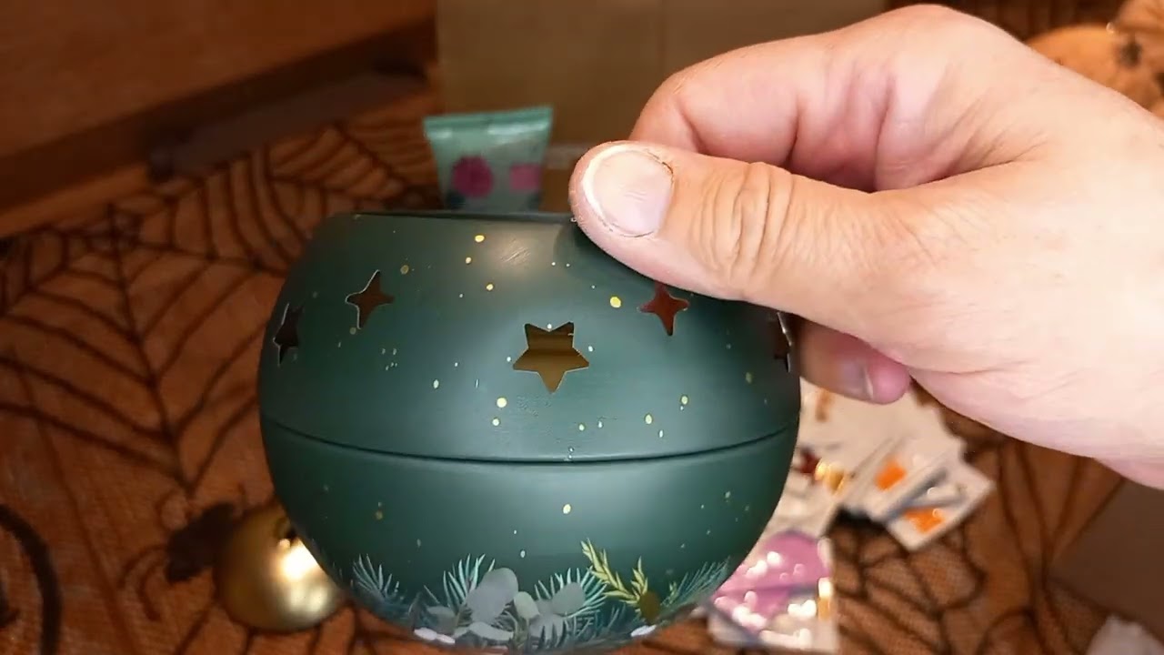 Spacchettamento prodotti di Yves Rocher 