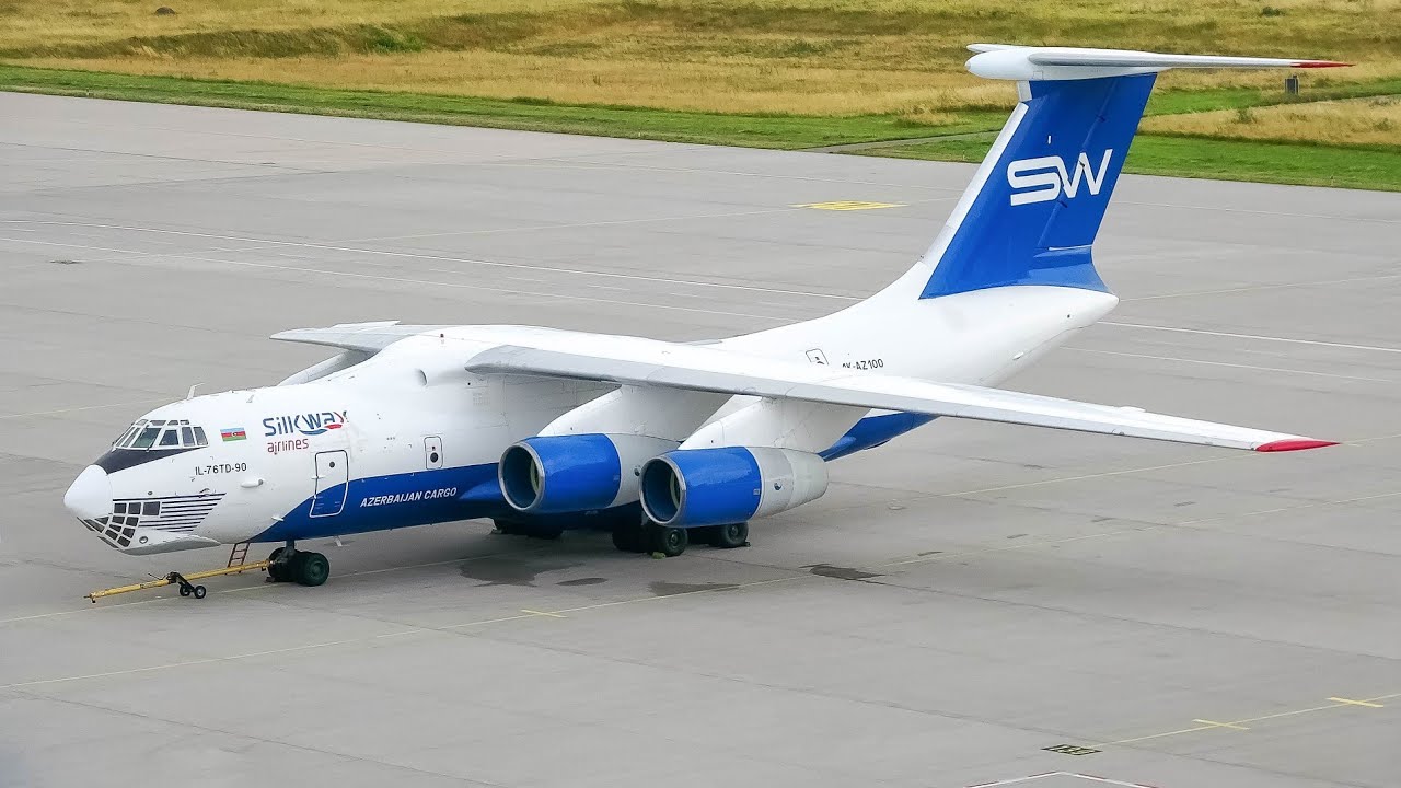 (4K) Plane spotting evening on the Spotter terrace at Leipzig airport - A300, 777, 757, etc.