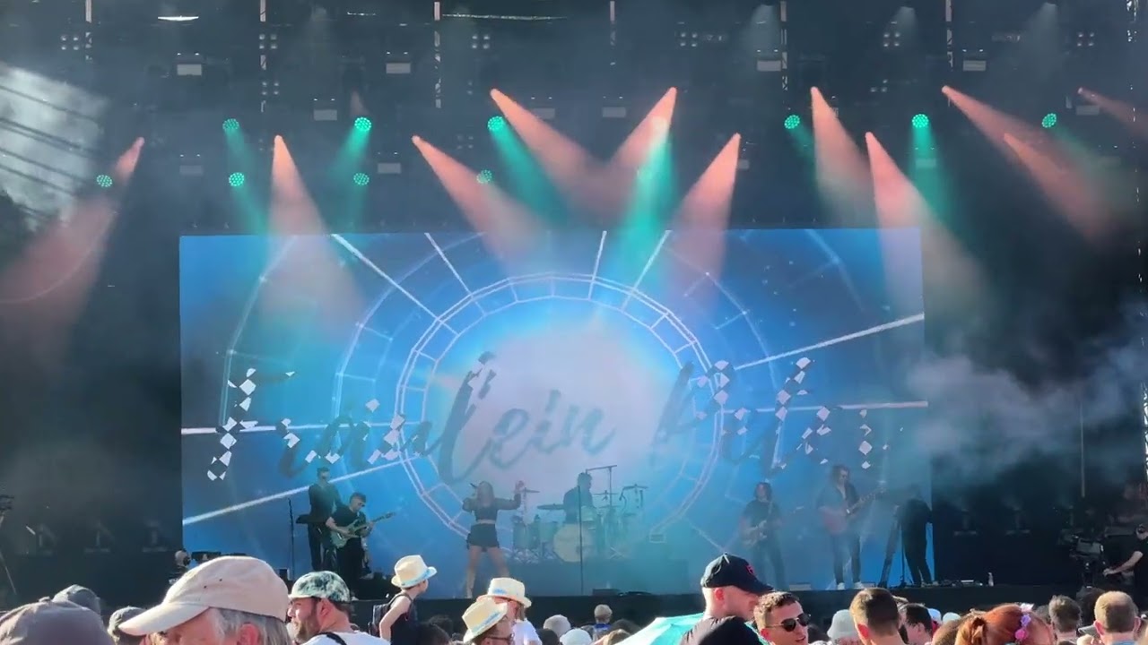 Fräulein Peter auf der Wien Energie / Radio Wien Bühne auf dem Donauinsel Fest 2025