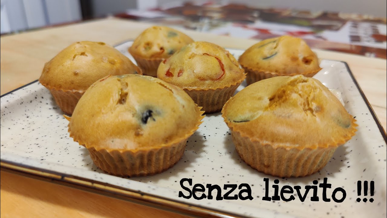 MUFFIN SALATI CON POMODORINI, OLIVE E PARMIGIANO. RICETTA SENZA LIEVITO !!!