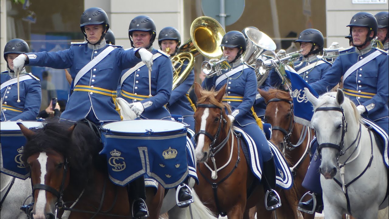 Mounted Changing of the Guard Stockholm - Royal Swedish Cavalry Band, Livgardets Dragonmusikkar