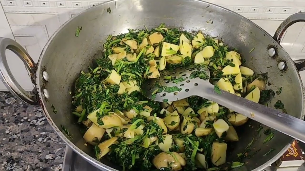 Methi aalu ki sabji #food #cooking #gharkakhana #trending 
