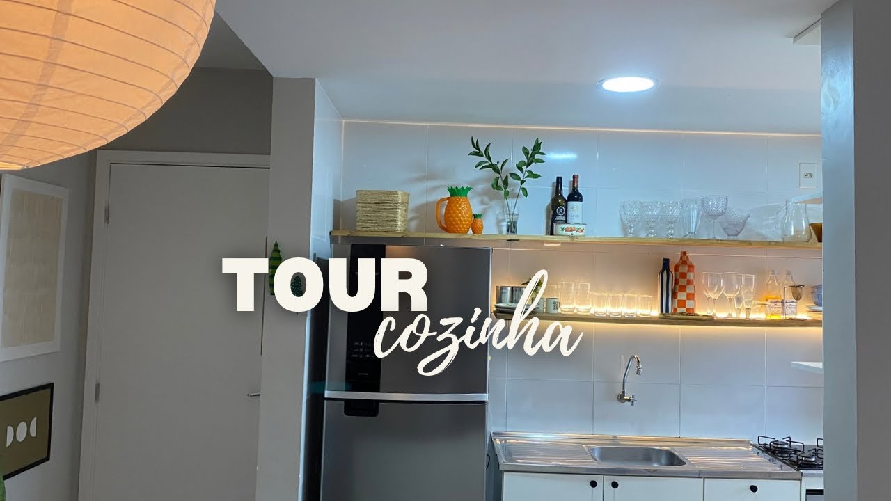 Tour completo pela nossa cozinha pequena e funcional com muito DIY - Projeto para novos armários!