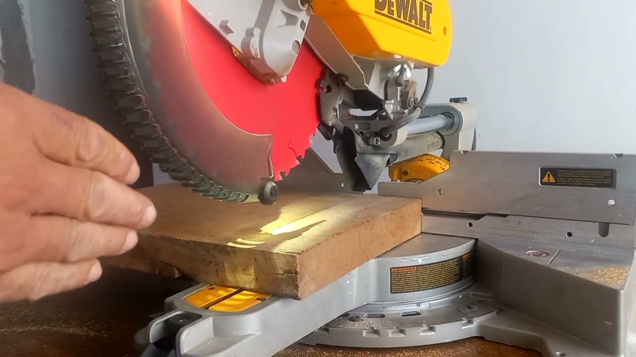 Serra meia esquadria telescópica  Dewalt DWS 780 parte 2 . tirando dúvidas.