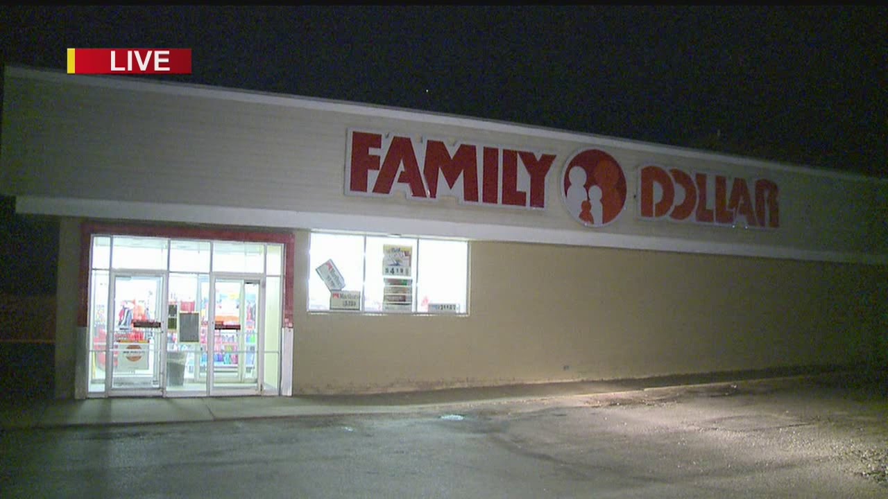 Lisbon store clerk foils robbery