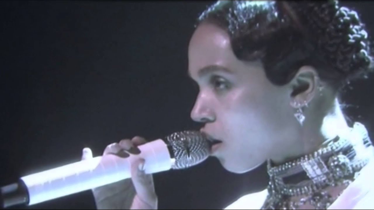 FKA twigs - Good To Love ( live at The Tonight Show Starring Jimmy Fallon)