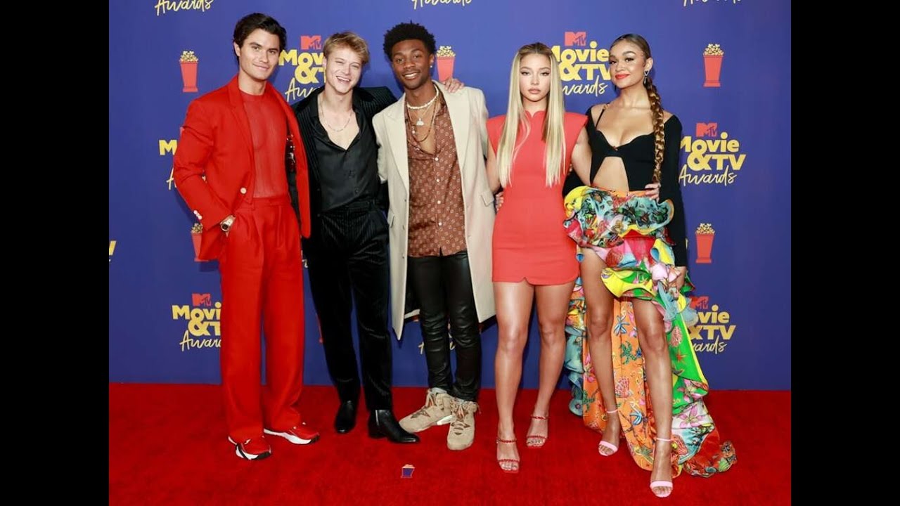 Addison Rae, Leslie Jones At The 2021 MTV MOVIE & TV AWARDS