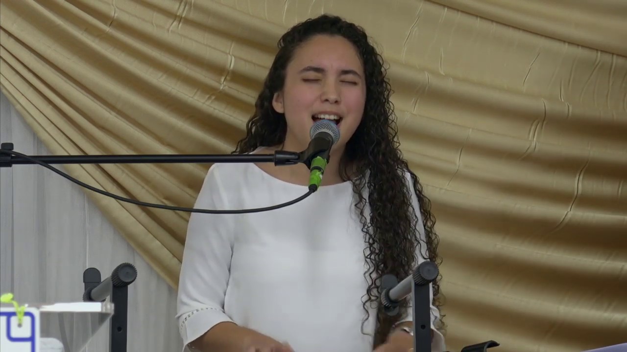 Jocelyn Gutierrez dirige Alabanza de Bendición - 1/15/2020