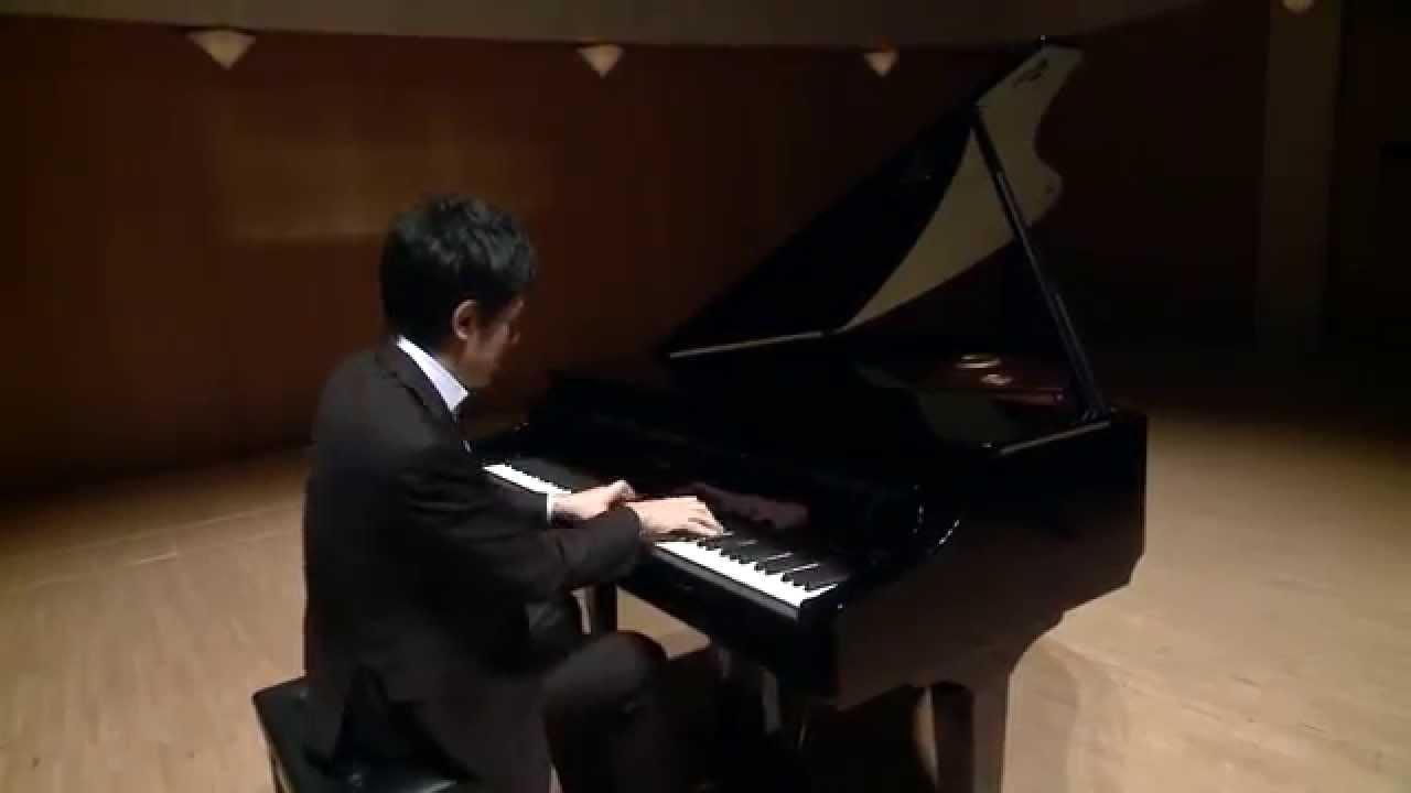 Miyuji Kaneko performs Hungarian Rhapsody No. 2 on the Roland V-Piano Grand