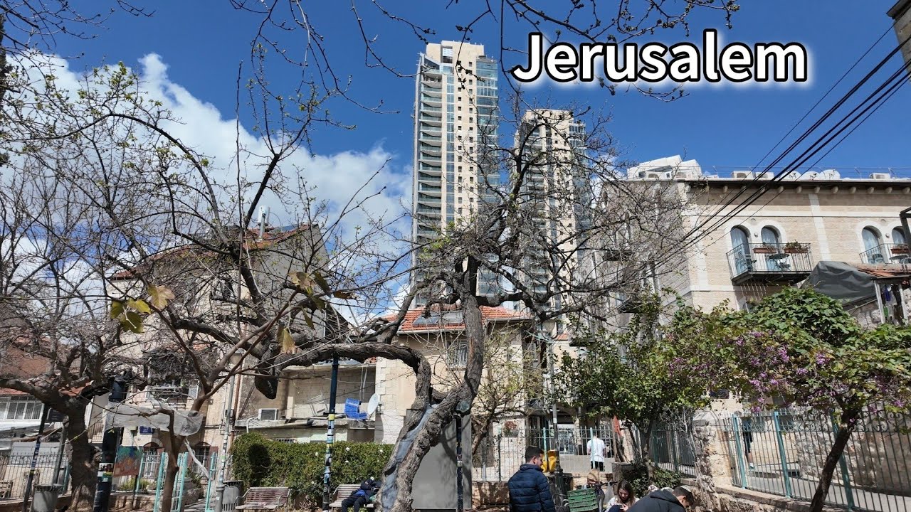 Jerusalem. A walk on Friday through a quiet city. Almost no people