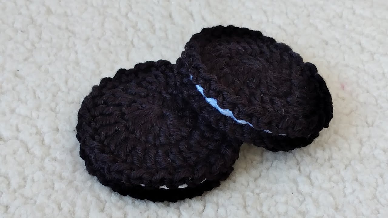 Chaveiro de crochê para lembrancinhas. Tipo oreo