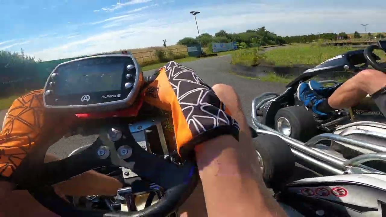 Holbæk Gokart Klub - Heat 2 - Bane 2 Joen vs Schumi With broken arm - Onboard with Joen