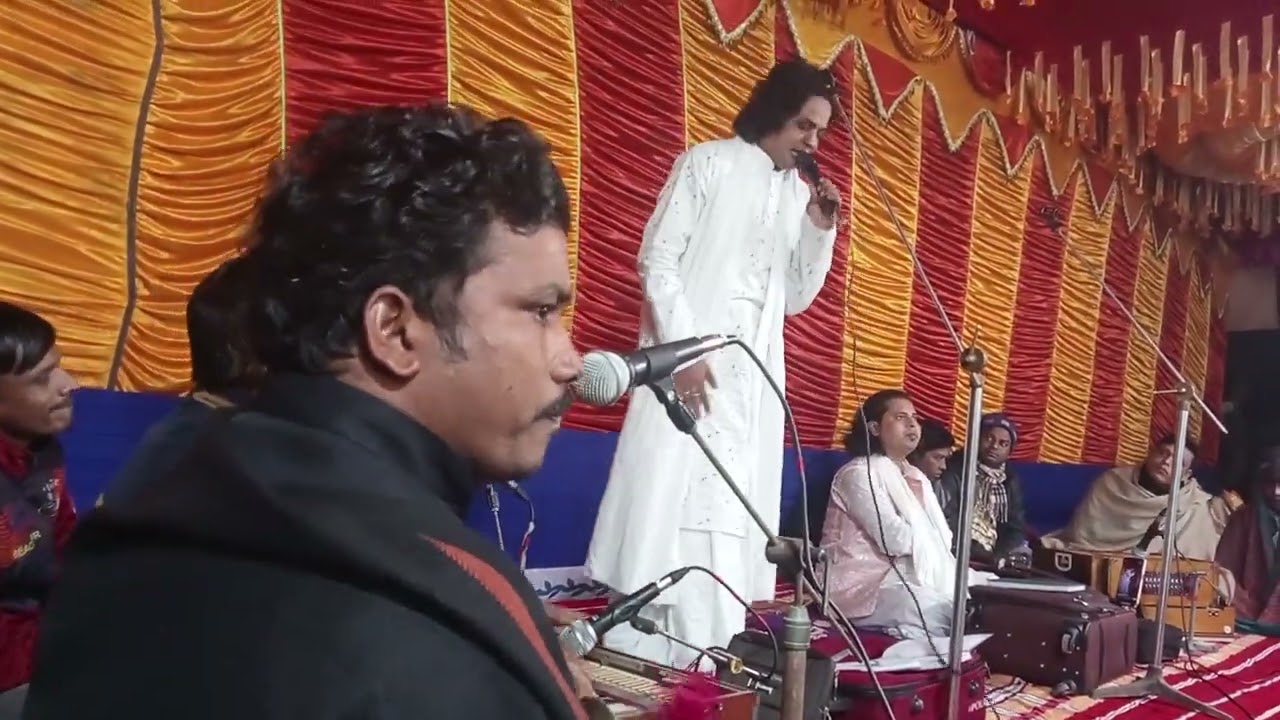 মাসুদ সরকার ফরিদপুরী গান উপহার দিলেন স্থান কিরতাপপুর হাসান মিয়ার বাড়িতে।