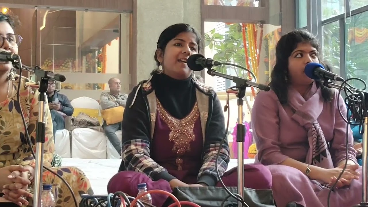 ভজন হলো প্রার্থনার সেই রূপ,যা সরাসরি বাবার চরণে গিয়ে পৌঁছায়।এটি ভক্তের ব্যাকুল হৃদয়ের ডাক।Om Sai Ram
