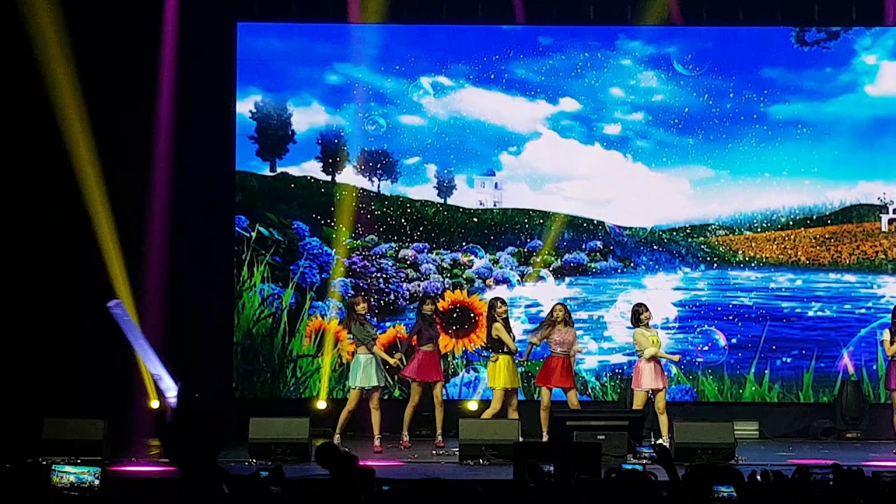 GFRIEND performs 