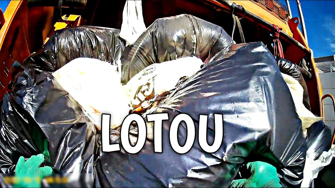 Cocho transbordando de lixo - Coleta #24
