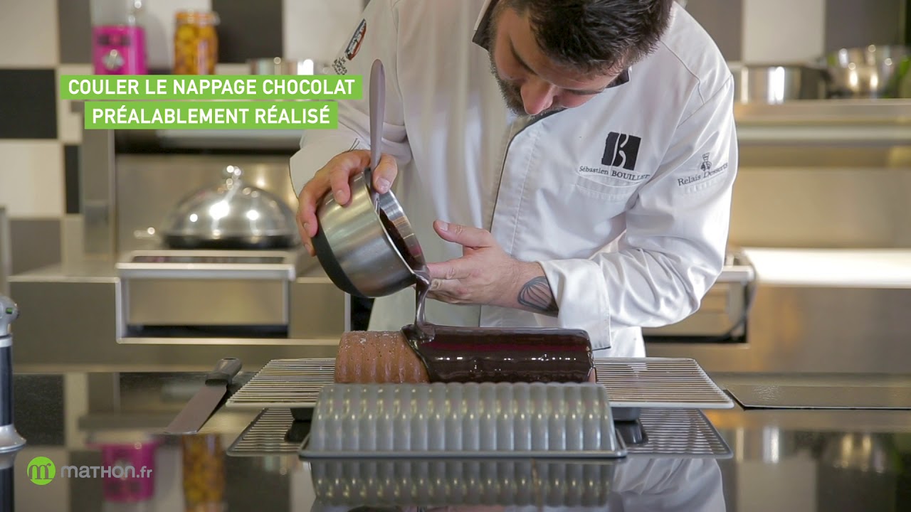 Bûche de Noël - Astuce du Chef Sébastien Bouillet pour réaliser une belle Bûche de Noël
