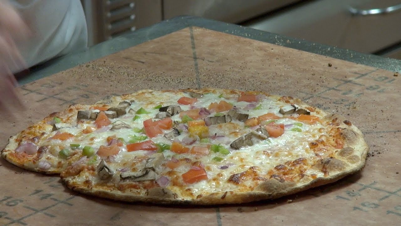 Fort Report Knead to Know Pizza Opens