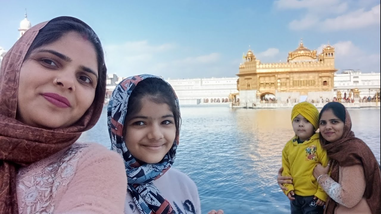 Golden Temple Gaye ... Kartik Ko Mila Gift 🙂