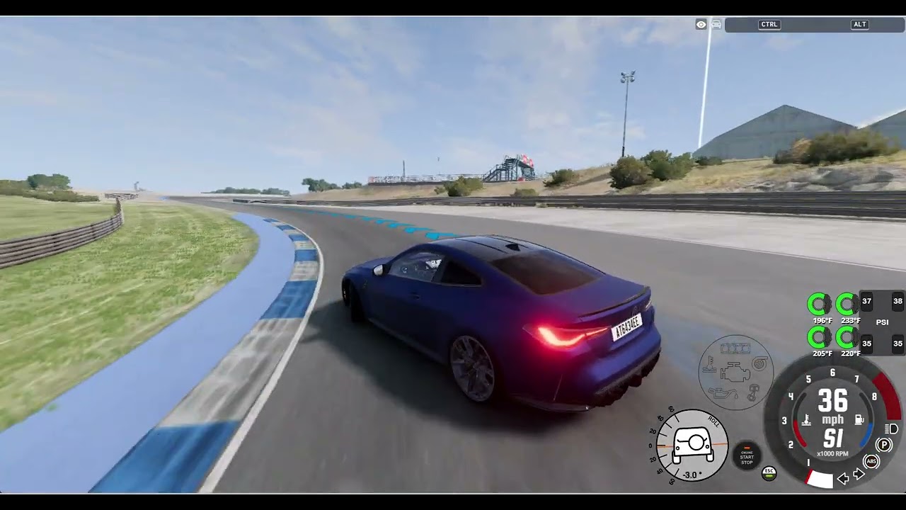 BMW M4s race around the race track!