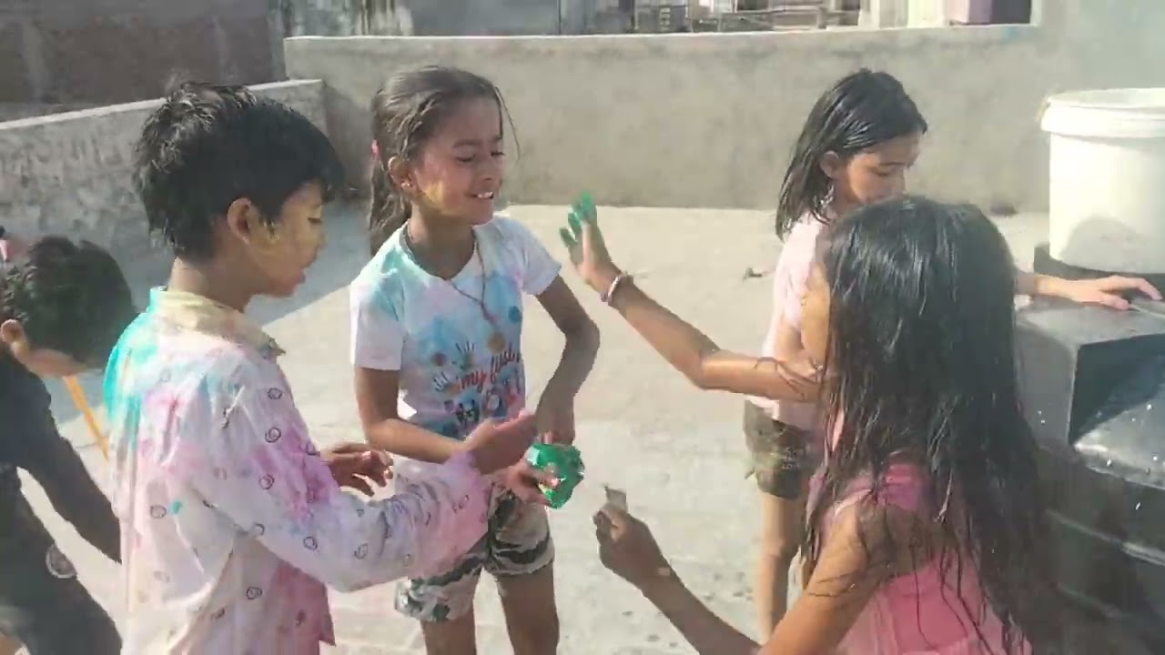 Viral video#Badi Holi 🫟 Holi ke bare mein content funny# video maje se #bhara hua video