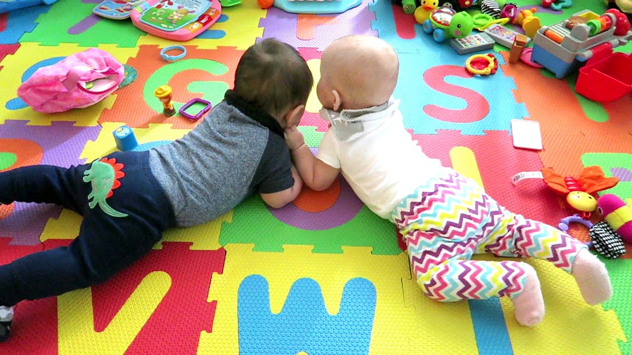 Twin Babies Fighting