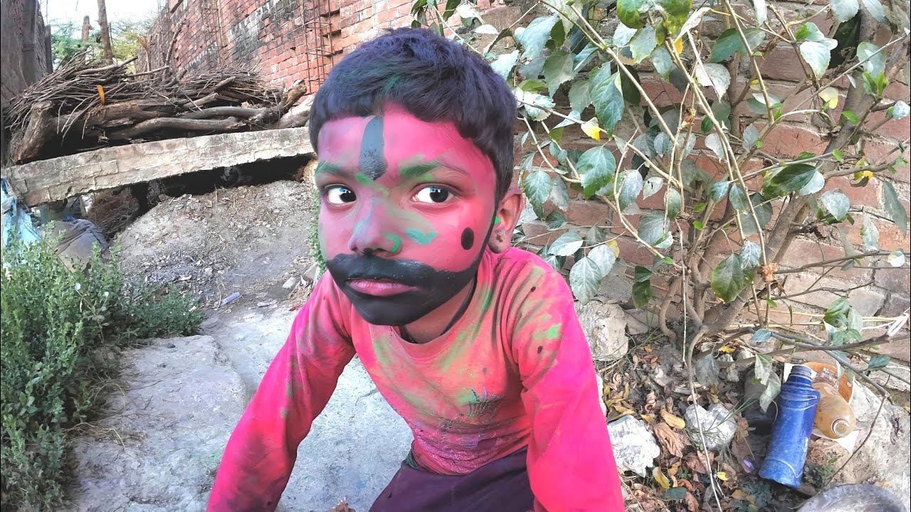 Ye kya ban gaya bhai Holi par 😂