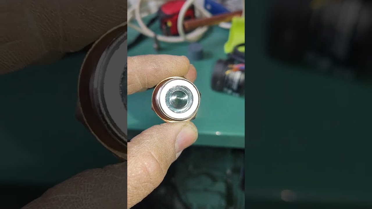 تركيب مراقب مستوى الزيت على هيكل الضاغط من نوع bitzer