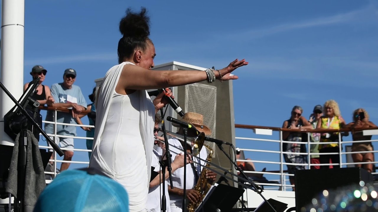 Maxine Nightingale LIVE Aboard the Celebrity Infinity Ultimate Disco Cruise 2020 LEAD ME ON