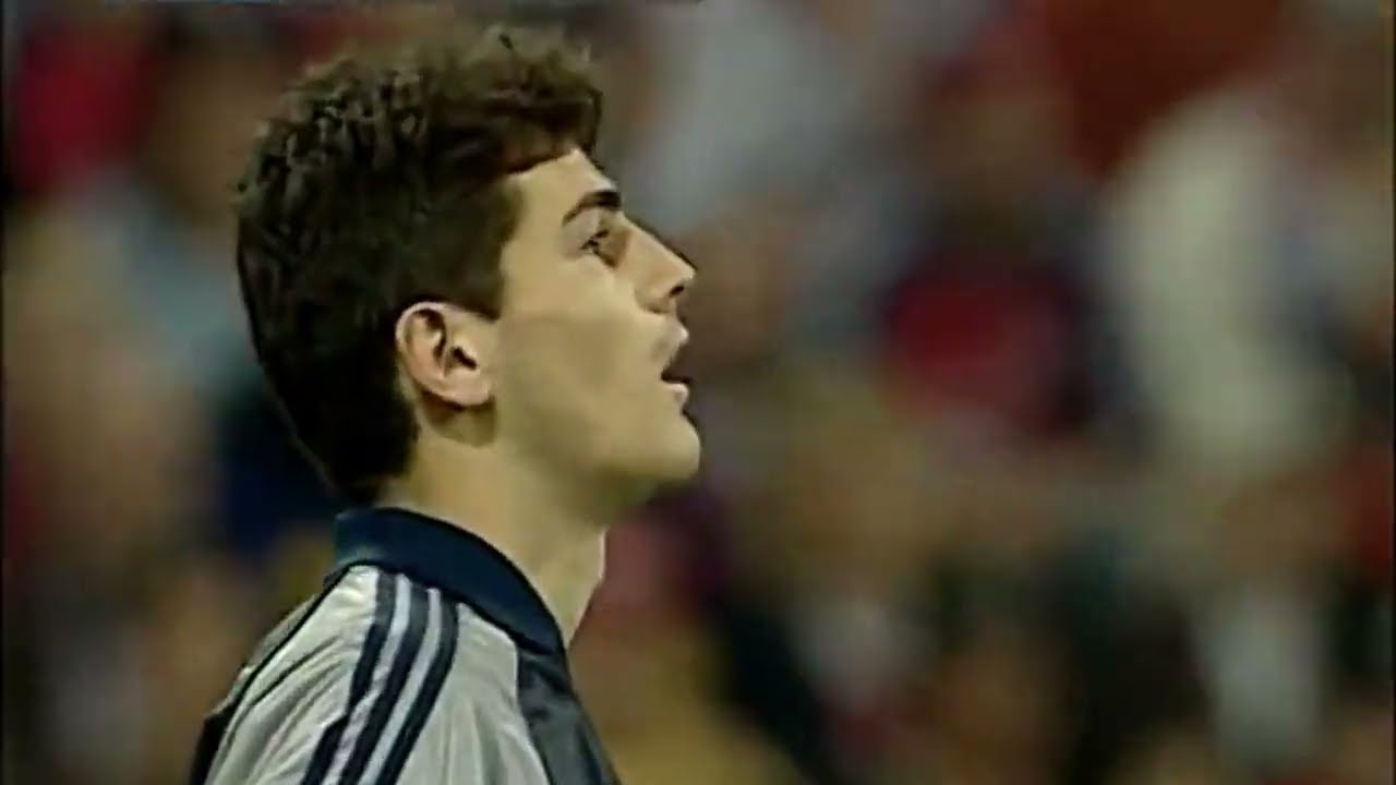 Iker Casillas Vs Bayern Munich Away UCL (Semi- Final) 2000/01