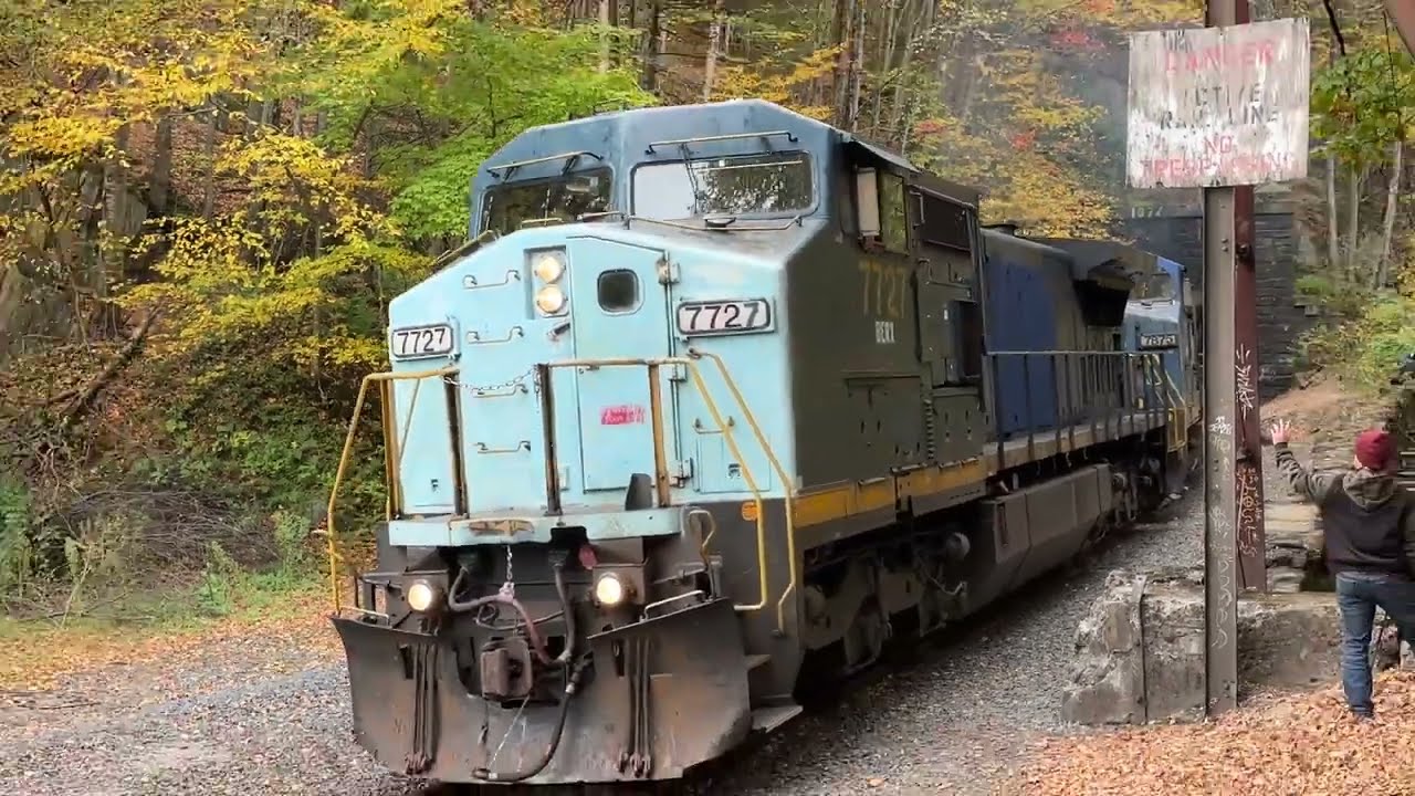 Long Berkshire & Eastern RJED Moseys out of the Hoosac Tunnel in Florida, MA (10/15/23)