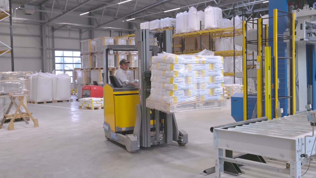 Innenbereich der neuen Trockenproduktionsanlage in Villach