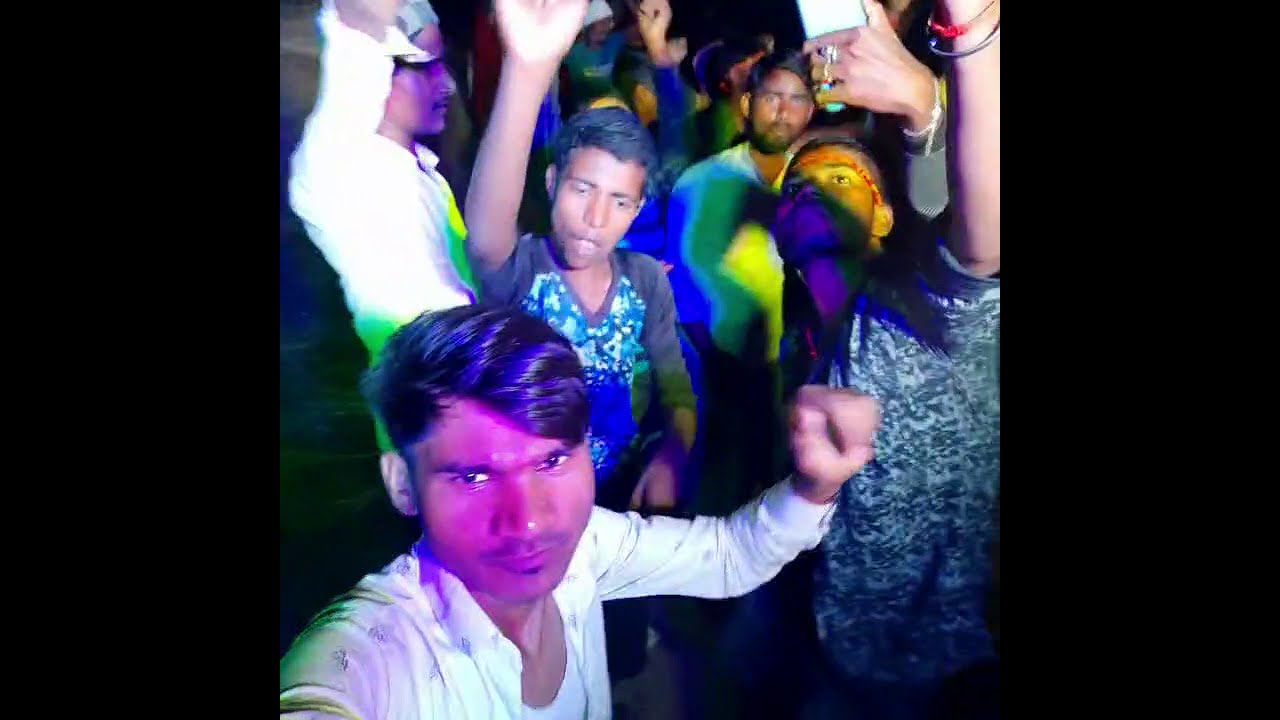 Village dj dance enjoying in Village @raju chaudhary bloger