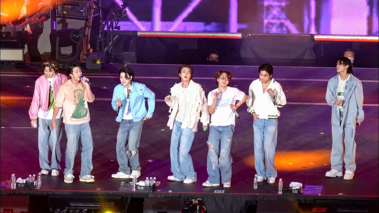 BTS 'Ma City' Fancam @ 221015 BTS YET TO COME IN BUSAN CONCERT