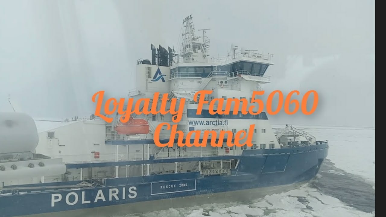 Ice breaker Polaris in action.