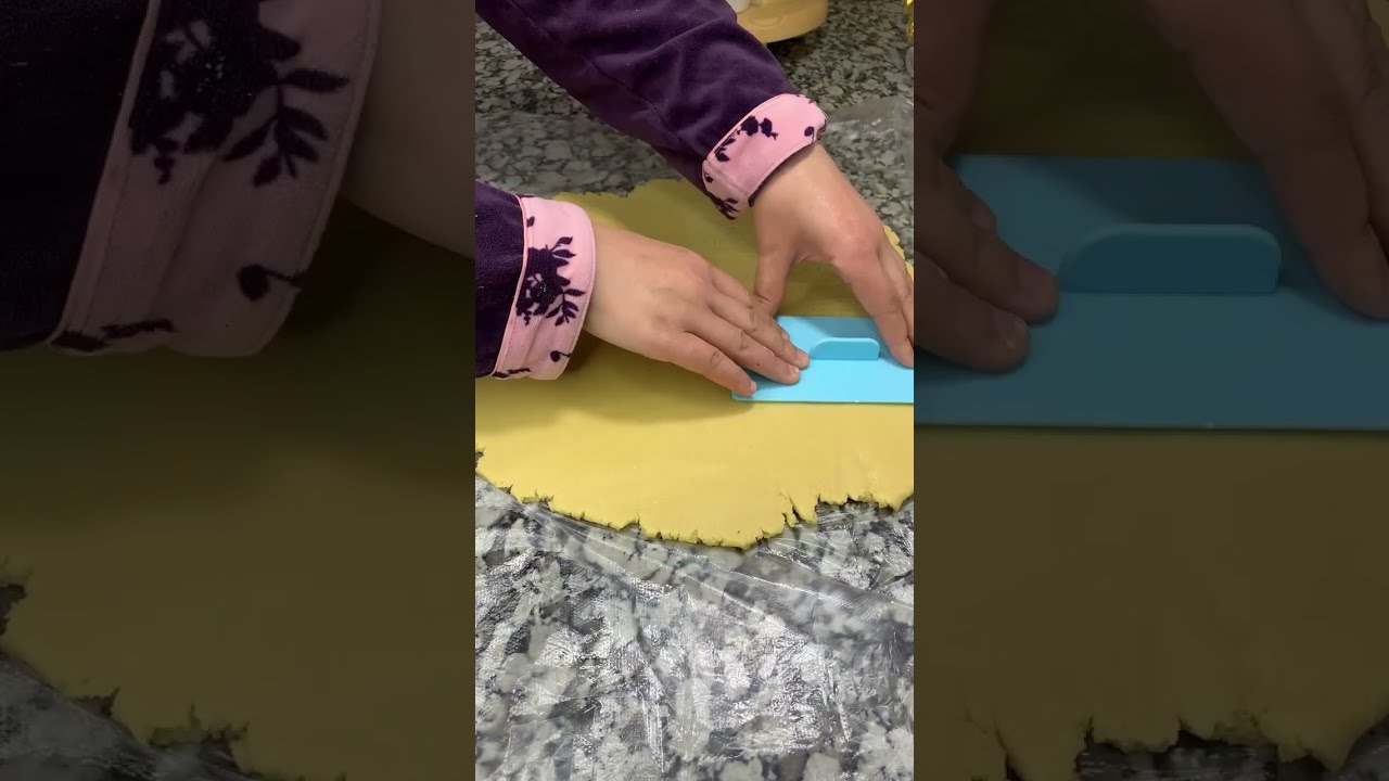 أولى حلويات العيد 🇩🇿 صابلي لي راه داير ضجة 