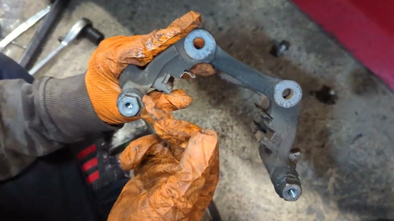 Toyota CH-R Rear Brake Pads and Discs Replacement